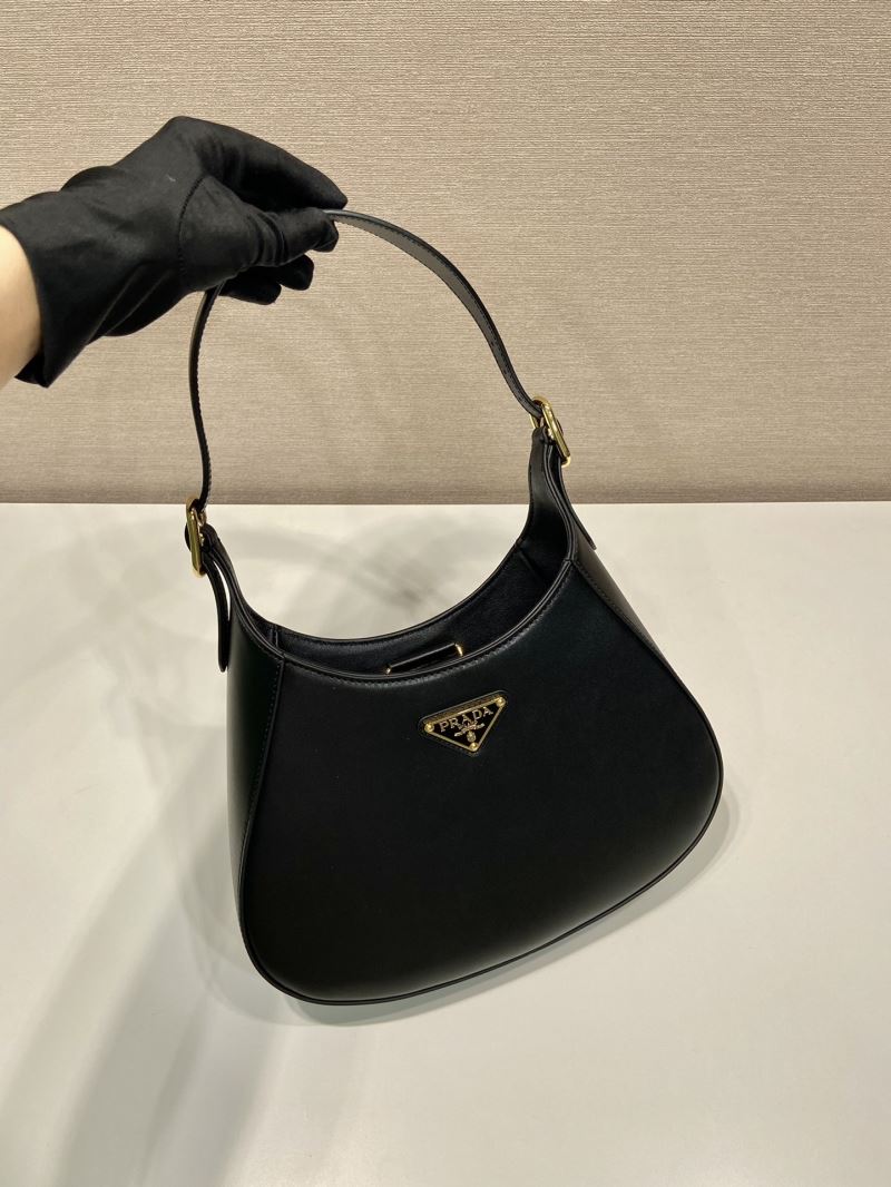 Pra*a cleo bags